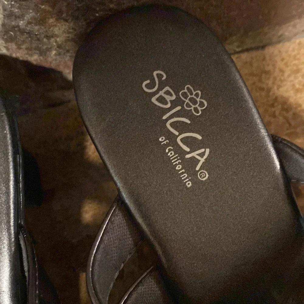 Sbicca pewter‎ platinum Gretchen strappy heeled slide  sandal